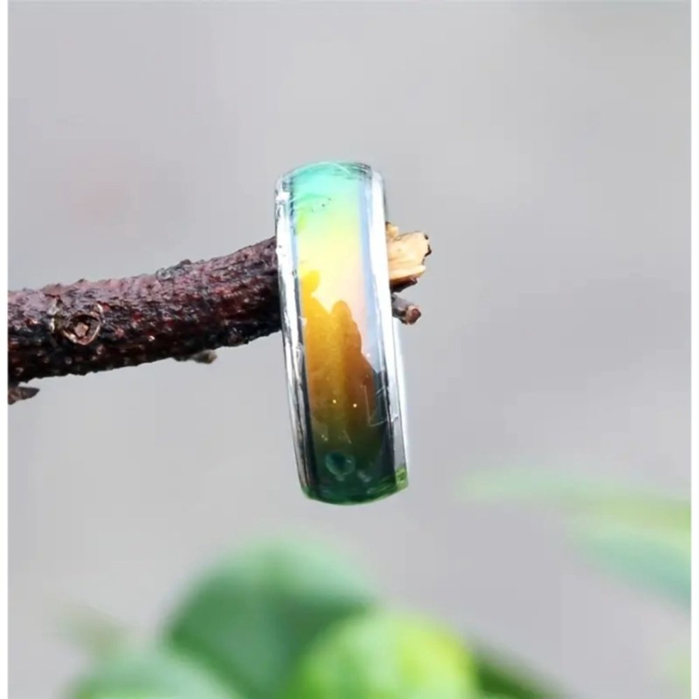 Beautiful Mood Rings with 12 Changing Colors (Sizes #6-11)